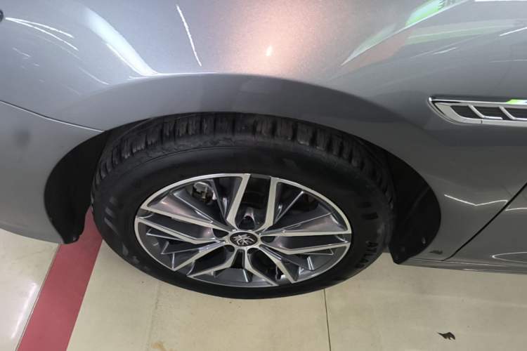 Used BYD Qin PLUS 2024 HONOR Edition DM-i 120KM Leading Model Left Front Wheel Hub