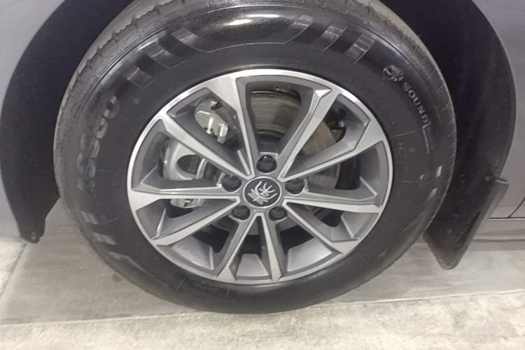 Used BYD Qin PLUS 2024 HONOR Edition DM-i 55KM Leading Model Left Front Wheel Hub