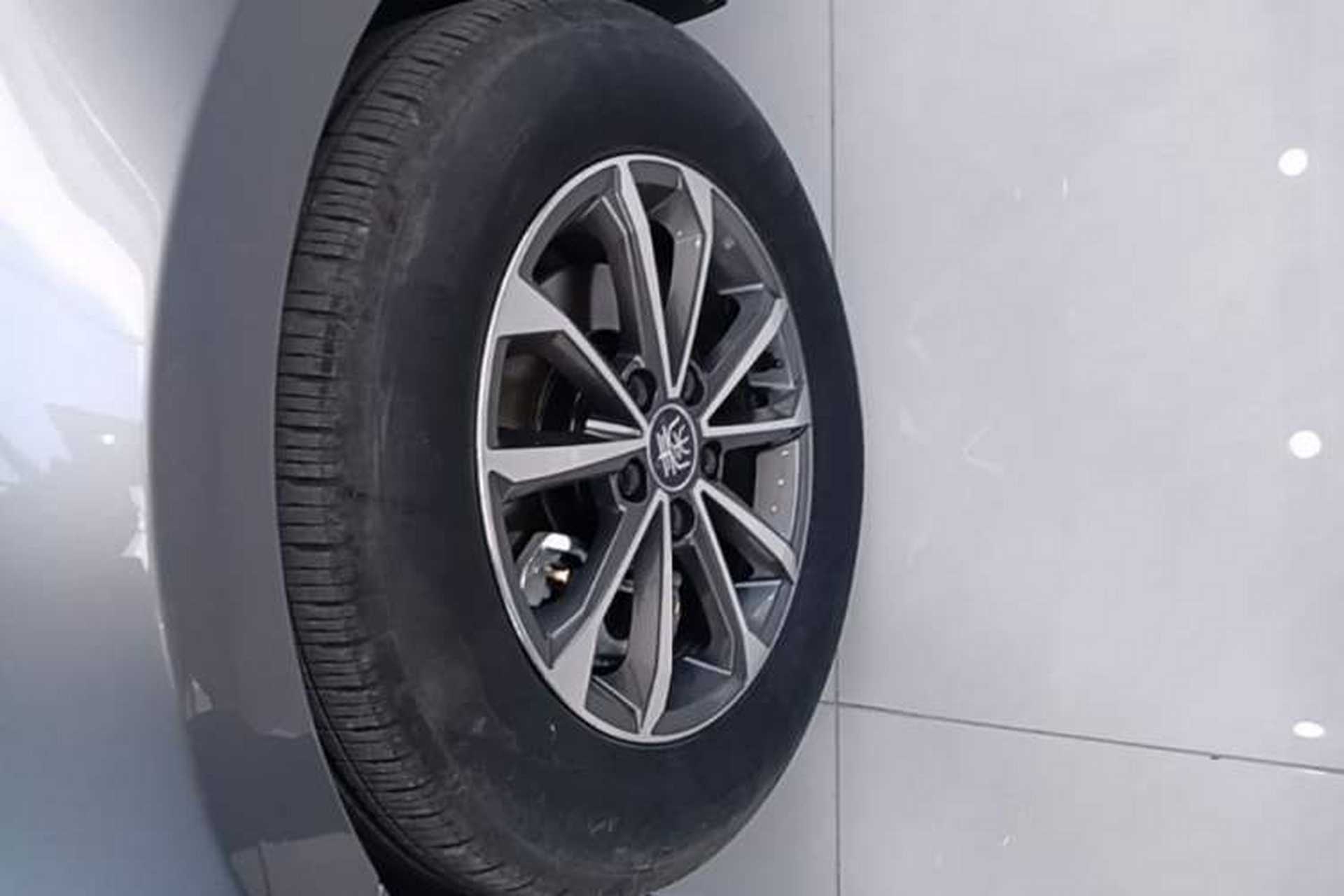 Used BYD Qin PLUS 2024 HONOR Edition DM-i 55KM Leading Model Left Front Wheel Hub