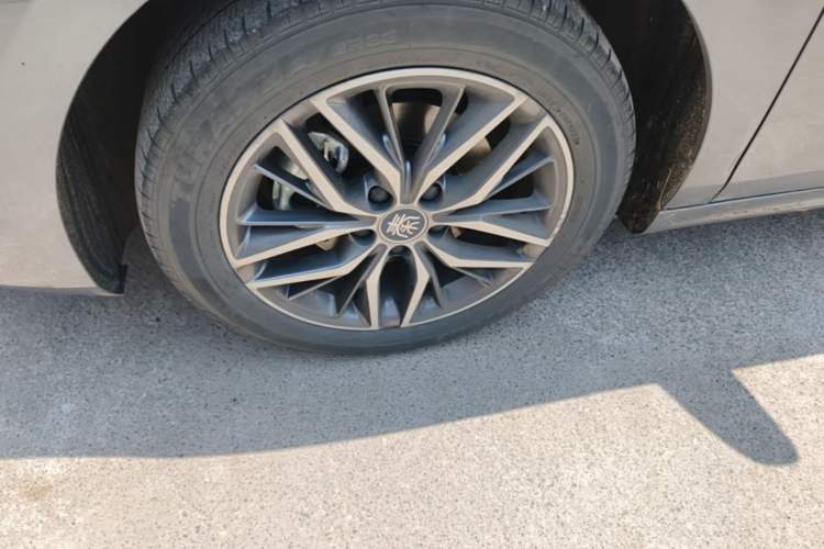 Used BYD Qin PLUS 2024 Honor Edition EV 420KM Leading Model Left Front Wheel Hub