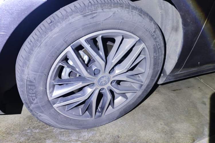 Used BYD Qin PLUS 2024 Honor Edition EV 510KM Leading Model Left Front Wheel Hub