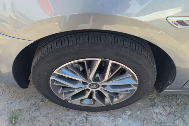 Used BYD Qin PLUS 2024 Honor Edition EV 420KM Leading Model Left Front Wheel Hub
