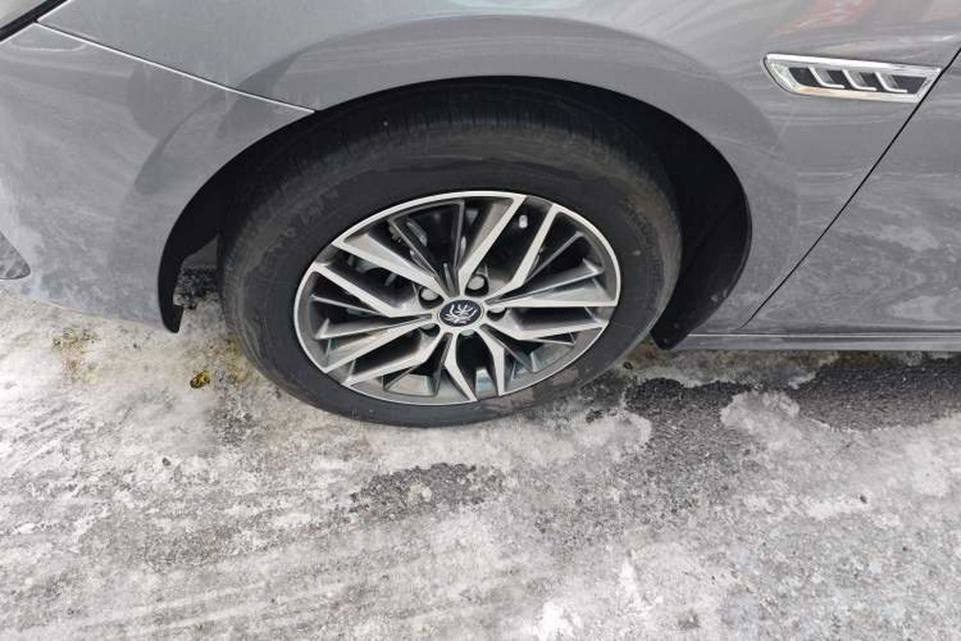 Used BYD Qin PLUS 2024 Honor Edition EV 420KM Leading Model Left Front Wheel Hub