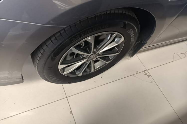 Used BYD Qin PLUS 2024 HONOR Edition DM-i 55KM Leading Model Left Front Wheel Hub