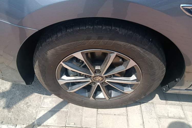 Used BYD Qin PLUS 2024 HONOR Edition DM-i 55KM Leading Model Left Front Wheel Hub