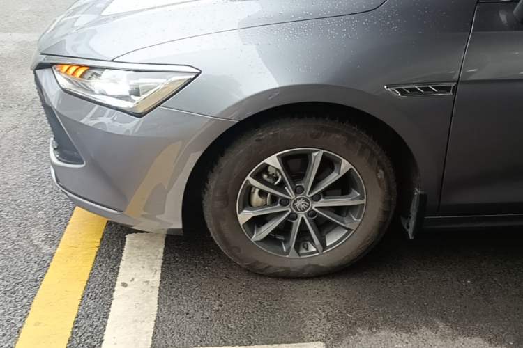 Used BYD Qin PLUS 2024 HONOR Edition DM-i 55KM Leading Model Left Front Wheel Hub