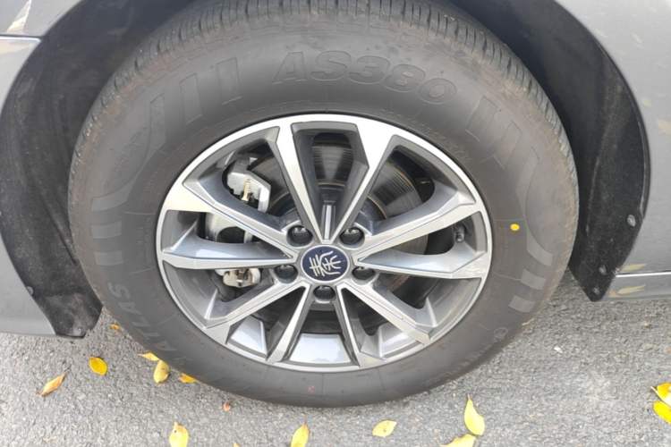 Used BYD Qin PLUS 2024 HONOR Edition DM-i 55KM Leading Model Left Front Wheel Hub