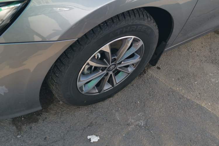 Used BYD Qin PLUS 2024 HONOR Edition DM-i 55KM Leading Model Left Front Wheel Hub