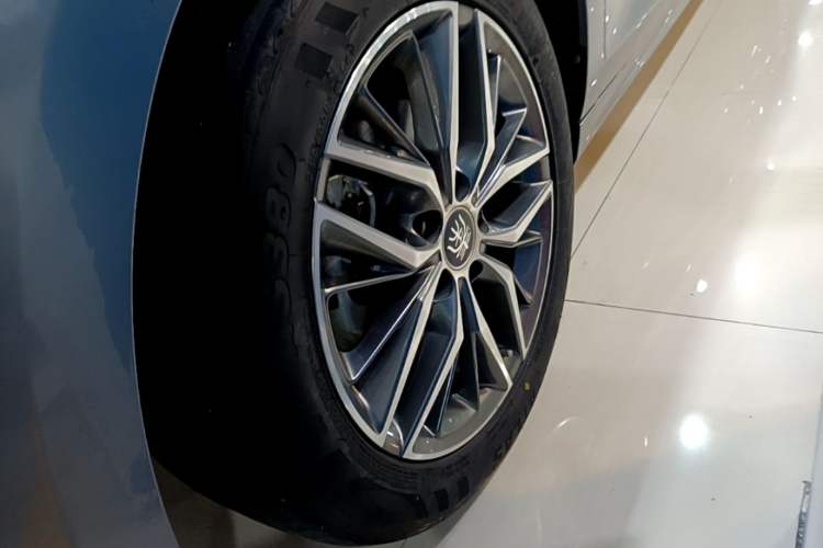 Used BYD Qin PLUS 2024 Honor Edition EV 510KM Leading Model Left Front Wheel Hub