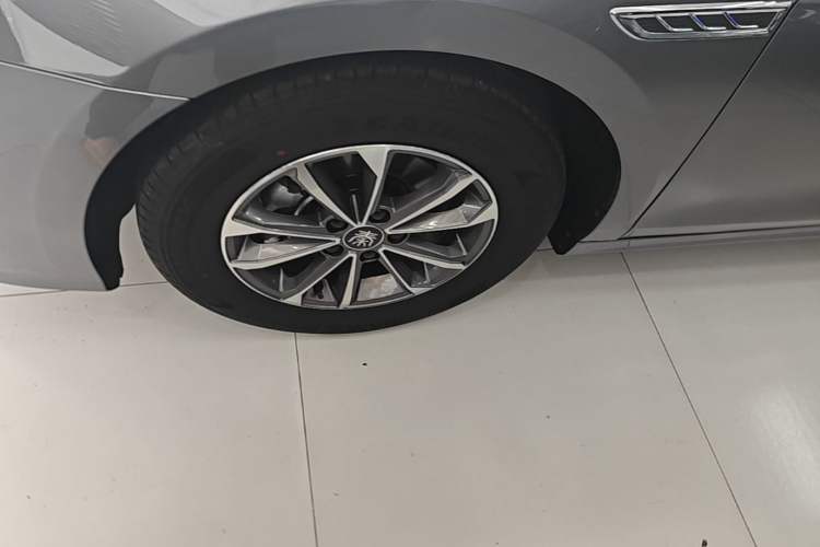 Used BYD Qin PLUS 2024 HONOR Edition DM-i 55KM Leading Model Left Front Wheel Hub