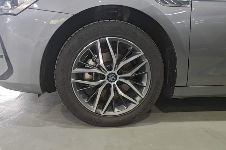 Used BYD Qin PLUS 2024 Honor Edition EV 510KM Beyond Model Left Front Wheel Hub