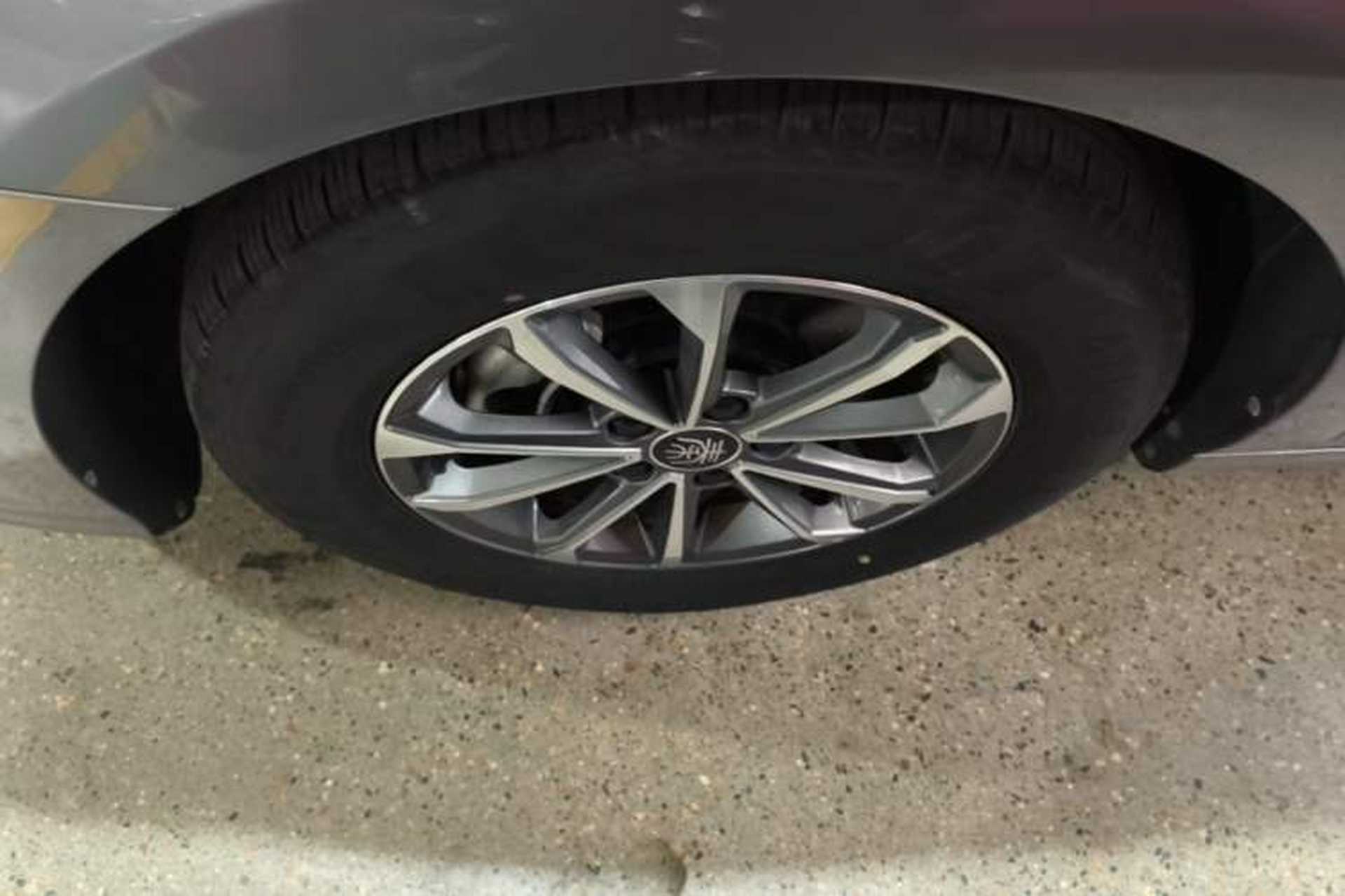Used BYD Qin PLUS 2024 HONOR Edition DM-i 55KM Leading Model Left Front Wheel Hub