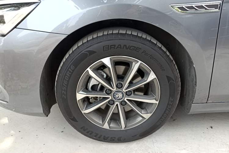 Used BYD Qin PLUS 2024 HONOR Edition DM-i 55KM Leading Model Left Front Wheel Hub