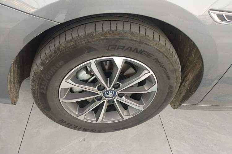Used BYD Qin PLUS 2024 HONOR Edition DM-i 55KM Leading Model Left Front Wheel Hub