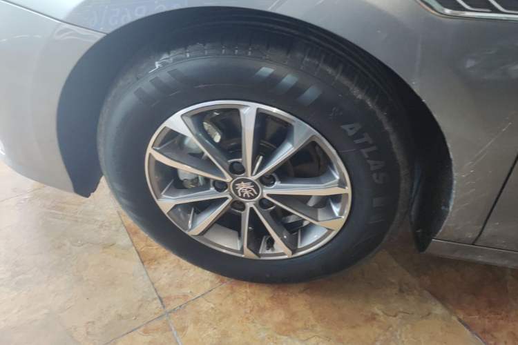 Used BYD Qin PLUS 2024 HONOR Edition DM-i 55KM Leading Model Left Front Wheel Hub