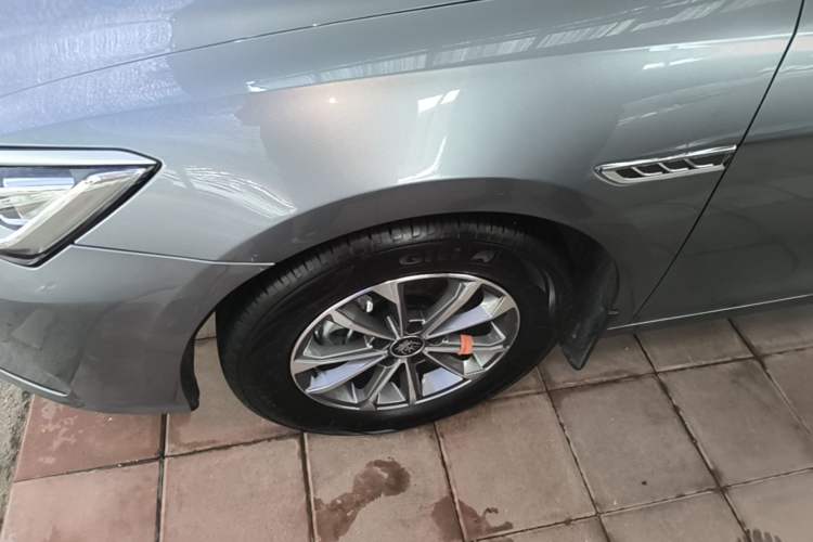 Used BYD Qin PLUS 2024 HONOR Edition DM-i 55KM Leading Model Left Front Wheel Hub