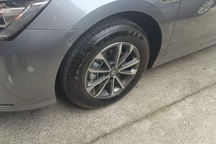 Used BYD Qin PLUS 2024 HONOR Edition DM-i 55KM Leading Model Left Front Wheel Hub