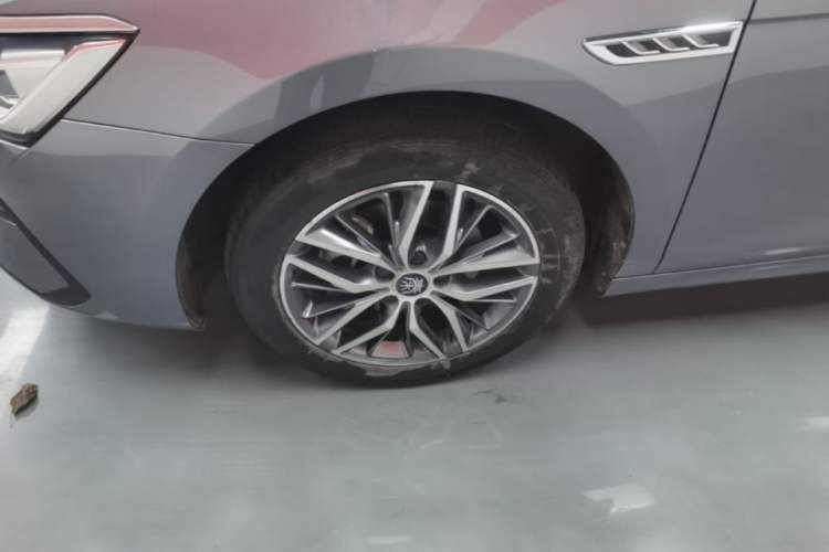 Used BYD Qin PLUS 2024 Honor Edition EV 510KM Beyond Model Left Front Wheel Hub