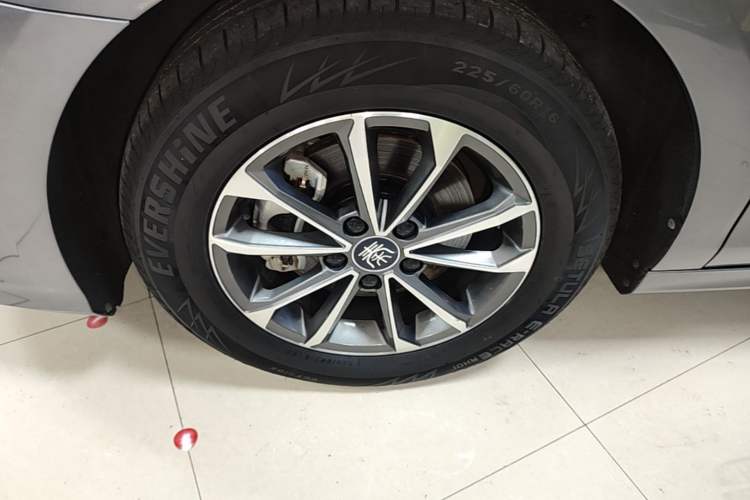 Used BYD Qin PLUS 2024 HONOR Edition DM-i 55KM Leading Model Left Front Wheel Hub