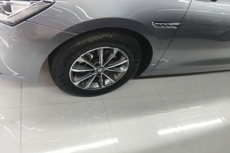 Used BYD Qin PLUS 2024 HONOR Edition DM-i 55KM Leading Model Left Front Wheel Hub