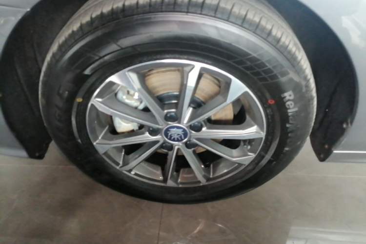 Used BYD Qin PLUS 2024 HONOR Edition DM-i 55KM Leading Model Left Front Wheel Hub