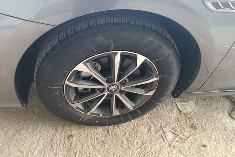 Used BYD Qin PLUS 2024 HONOR Edition DM-i 55KM Leading Model Left Front Wheel Hub