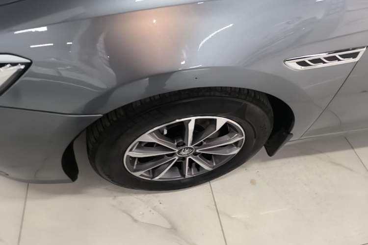 Used BYD Qin PLUS 2024 HONOR Edition DM-i 55KM Leading Model Left Front Wheel Hub