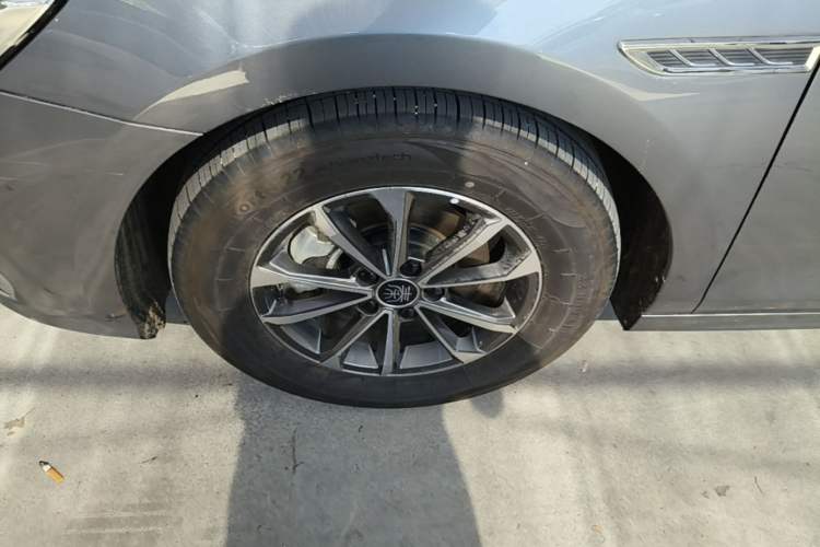 Used BYD Qin PLUS 2024 HONOR Edition DM-i 55KM Leading Model Left Front Wheel Hub