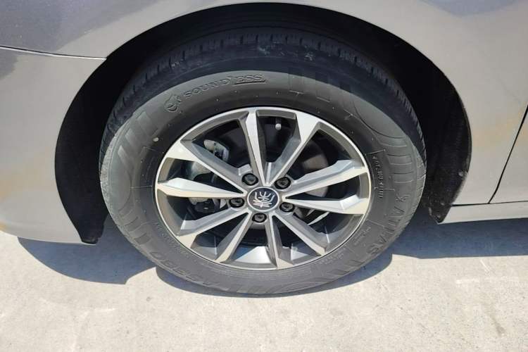 Used BYD Qin PLUS 2024 HONOR Edition DM-i 55KM Leading Model Left Front Wheel Hub