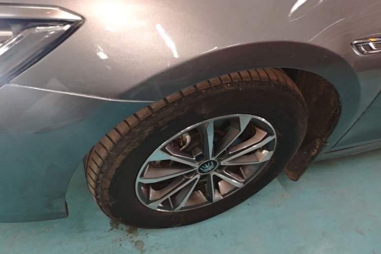 Used BYD Qin PLUS 2024 HONOR Edition DM-i 55KM Leading Model Left Front Wheel Hub