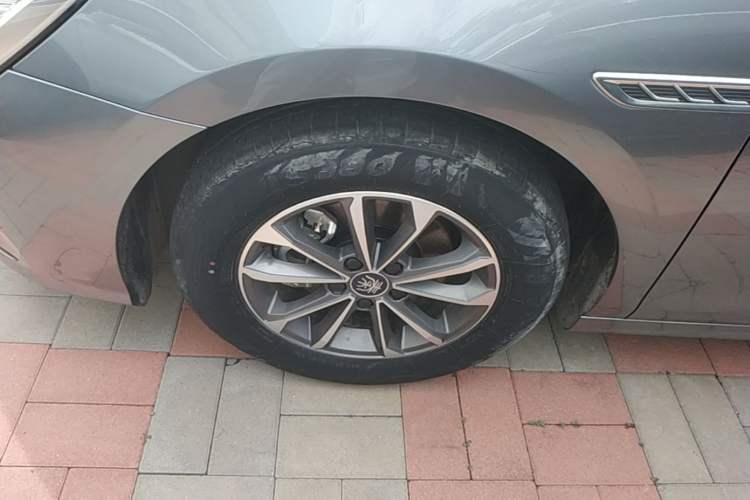 Used BYD Qin PLUS 2024 HONOR Edition DM-i 55KM Leading Model Left Front Wheel Hub