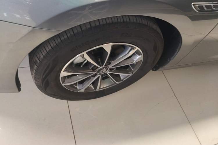 Used BYD Qin PLUS 2024 HONOR Edition DM-i 55KM Leading Model Left Front Wheel Hub