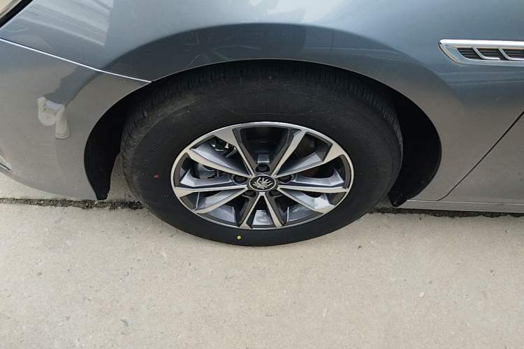 Used BYD Qin PLUS 2024 HONOR Edition DM-i 55KM Leading Model Left Front Wheel Hub