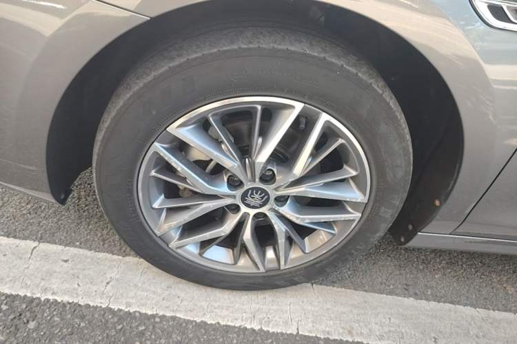 Used BYD Qin PLUS 2024 Honor Edition EV 510KM Beyond Model Left Front Wheel Hub