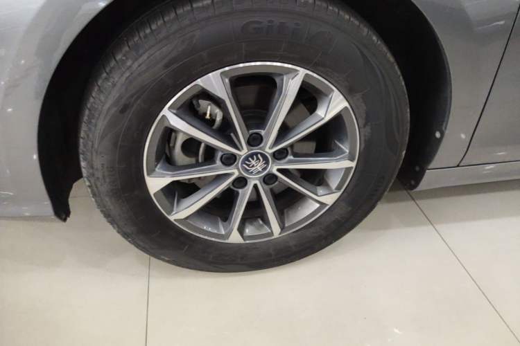Used BYD Qin PLUS 2024 HONOR Edition DM-i 55KM Leading Model Left Front Wheel Hub