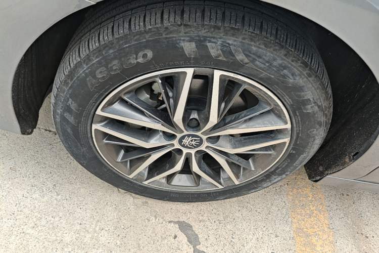 Used BYD Qin PLUS 2024 HONOR Edition DM-i 120KM Leading Model Left Front Wheel Hub