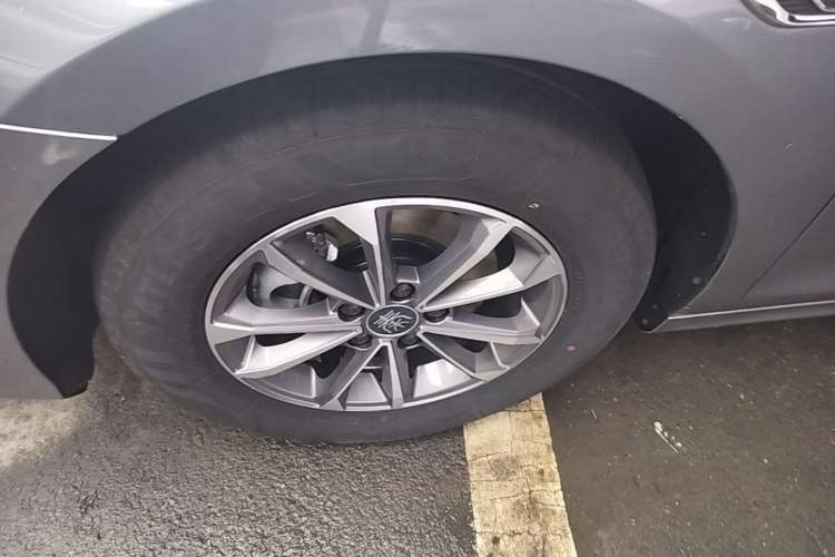 Used BYD Qin PLUS 2024 HONOR Edition DM-i 55KM Leading Model Left Front Wheel Hub