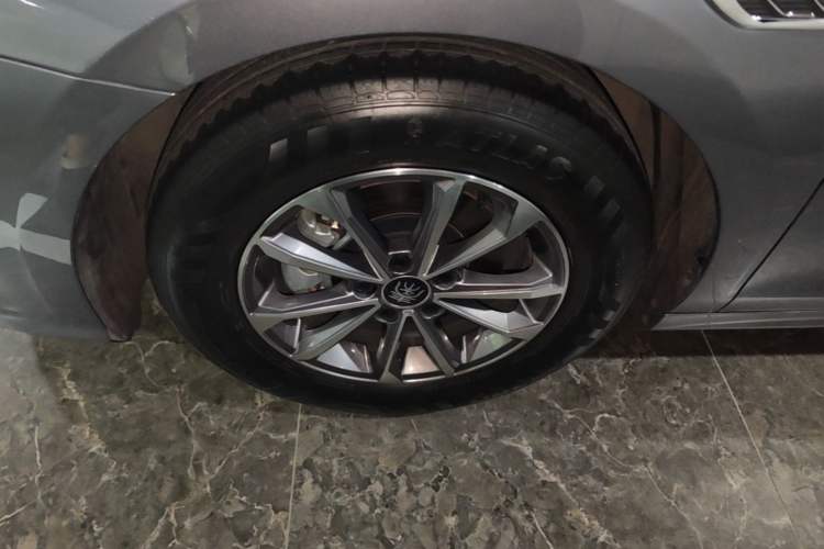 Used BYD Qin PLUS 2024 HONOR Edition DM-i 55KM Leading Model Left Front Wheel Hub