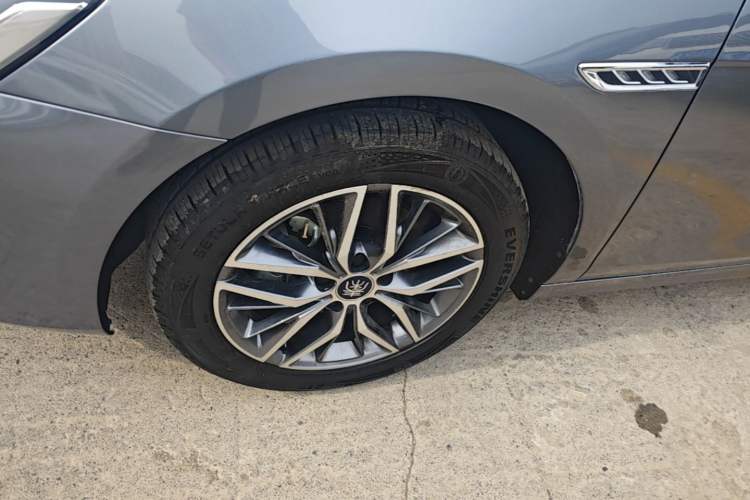 Used BYD Qin PLUS 2024 Honor Edition EV 420KM Beyond Model Left Front Wheel Hub