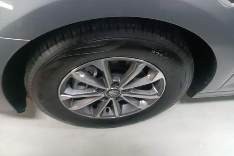 Used BYD Qin PLUS 2024 HONOR Edition DM-i 55KM Leading Model Left Front Wheel Hub