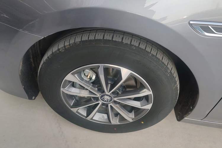 Used BYD Qin PLUS 2024 HONOR Edition DM-i 55KM Leading Model Left Front Wheel Hub
