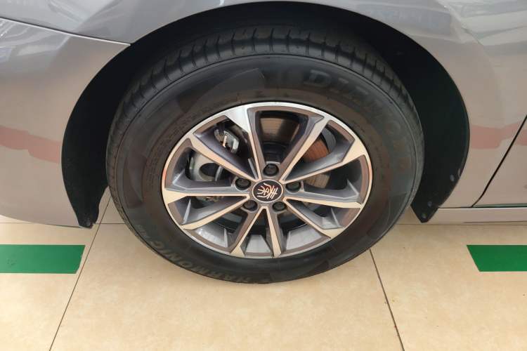 Used BYD Qin PLUS 2024 HONOR Edition DM-i 55KM Leading Model Left Front Wheel Hub