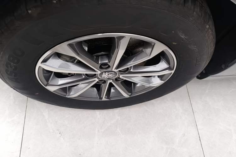 Used BYD Qin PLUS 2024 HONOR Edition DM-i 55KM Leading Model Left Front Wheel Hub