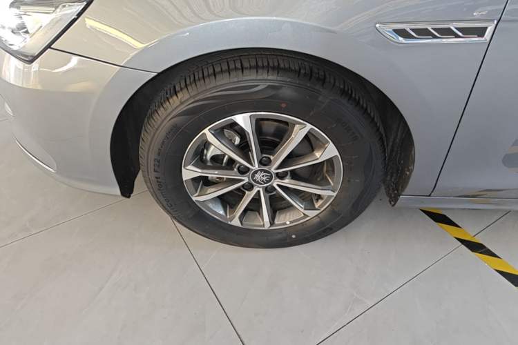 Used BYD Qin PLUS 2024 HONOR Edition DM-i 55KM Leading Model Left Front Wheel Hub