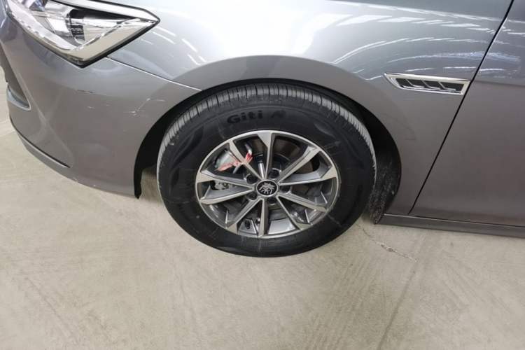 Used BYD Qin PLUS 2024 HONOR Edition DM-i 55KM Leading Model Left Front Wheel Hub