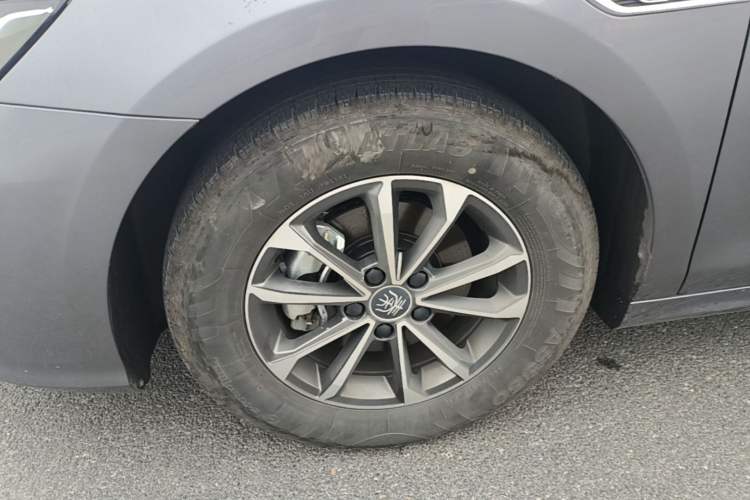 Used BYD Qin PLUS 2024 HONOR Edition DM-i 55KM Leading Model Left Front Wheel Hub