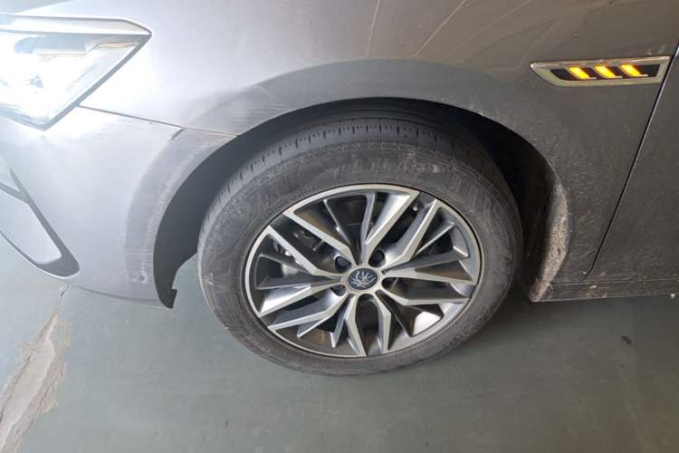 Used BYD Qin PLUS 2024 Honor Edition EV 420KM Leading Model Left Front Wheel Hub