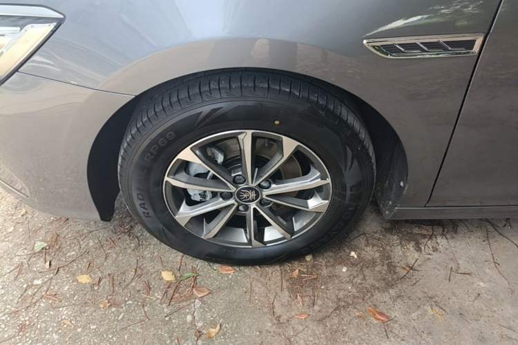 Used BYD Qin PLUS 2024 HONOR Edition DM-i 55KM Leading Model Left Front Wheel Hub