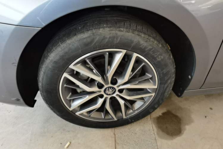 Used BYD Qin PLUS 2024 Honor Edition EV 420KM Beyond Model Left Front Wheel Hub