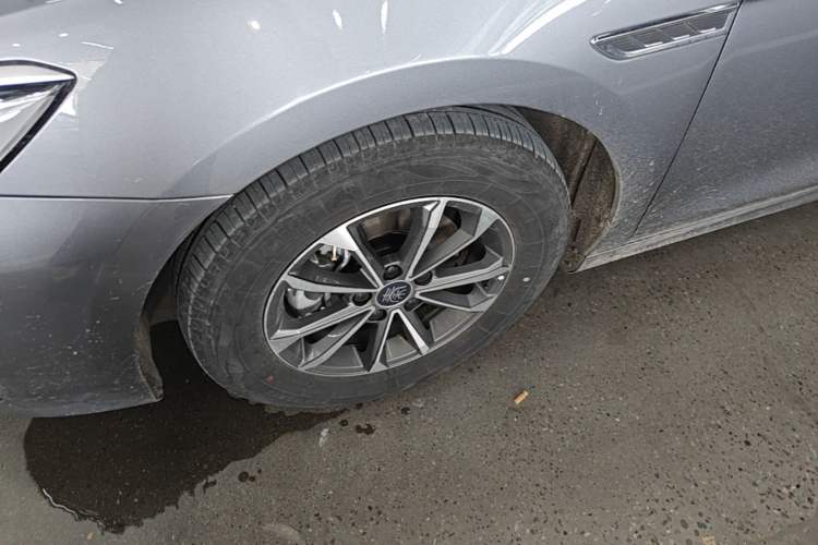 Used BYD Qin PLUS 2024 HONOR Edition DM-i 55KM Leading Model Left Front Wheel Hub